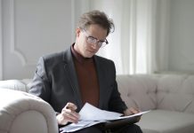 An intelligent person avoids 3 things