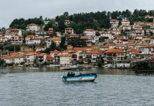 He who feels his own attractiveness